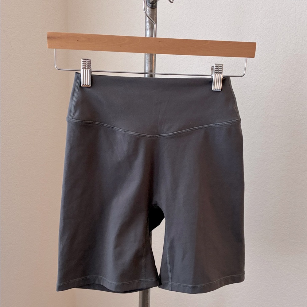 Liaison The Label Bridge athletic bicycle short charcoal sz M EUC